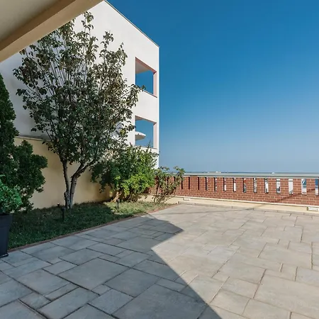 Anemos Apartment *